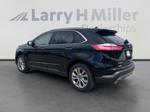 Agate Black Metallic 2019 Ford Edge Titanium