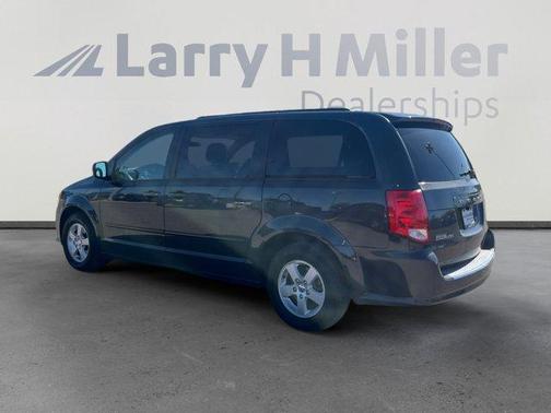 Dark Charcoal Pearl 2012 Dodge Grand Caravan SXT