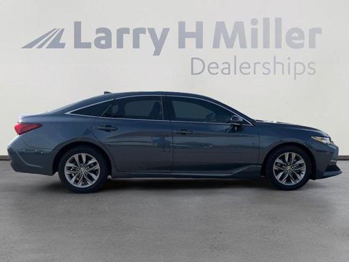 2020 Toyota Avalon XLE