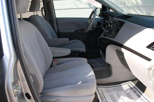 2014 Toyota Sienna LE