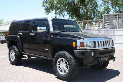 Black 2007 Hummer H3 Base