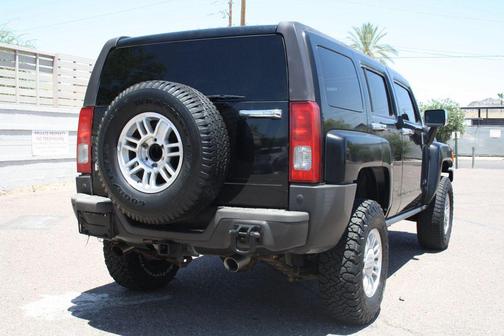 Black 2007 Hummer H3 Base