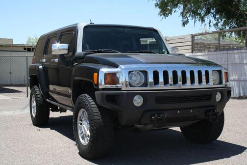 Black 2007 Hummer H3 Base