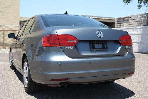 Gray 2014 Volkswagen Jetta Auto SE