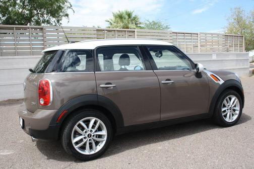 Brown 2013 MINI Countryman Cooper