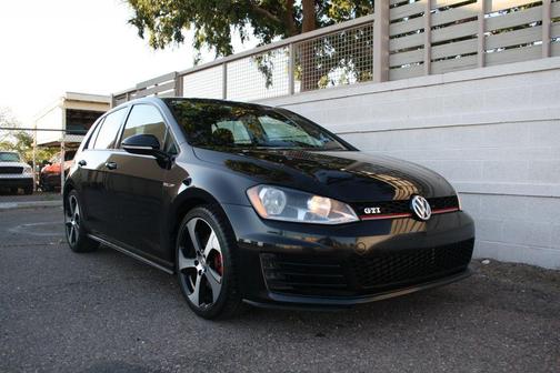 2017 Volkswagen Golf GTI 2.0T S 4-Door