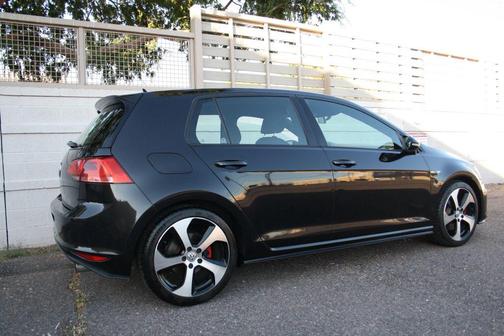 2017 Volkswagen Golf GTI 2.0T S 4-Door