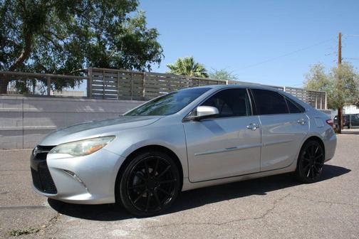 Silver 2015 Toyota Camry SE
