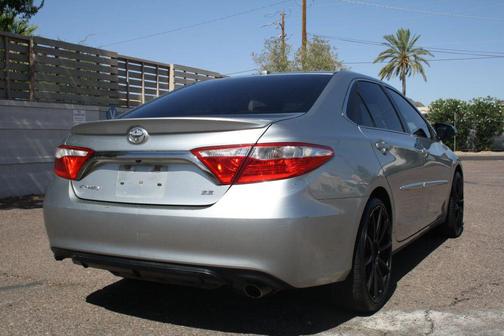 Silver 2015 Toyota Camry SE