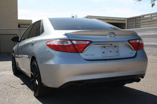 Silver 2015 Toyota Camry SE