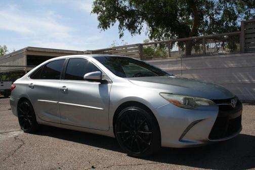Silver 2015 Toyota Camry SE
