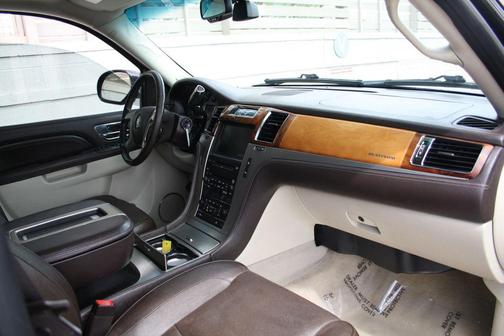 2010 Cadillac Escalade ESV Sport