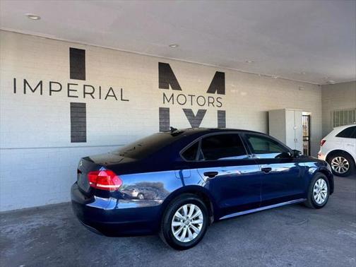 2014 Volkswagen Passat 2.5L Wolfsburg Edition