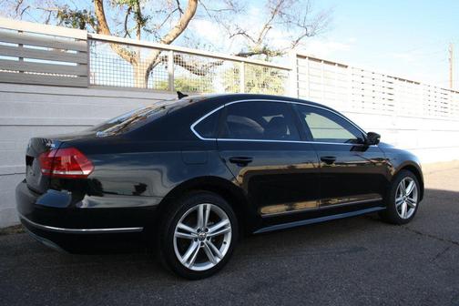 2014 Volkswagen Passat 1.8T Auto SEL Premium