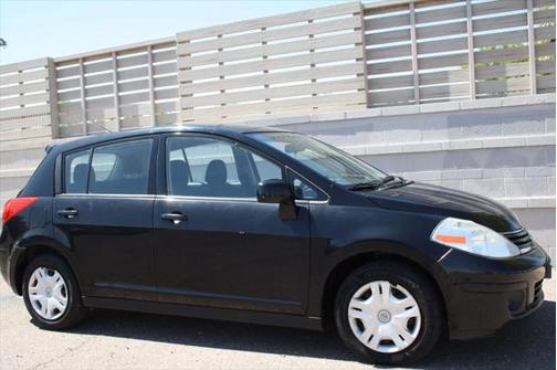 2011 Nissan Versa 1.8 S
