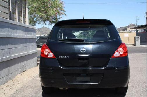 2011 Nissan Versa 1.8 S