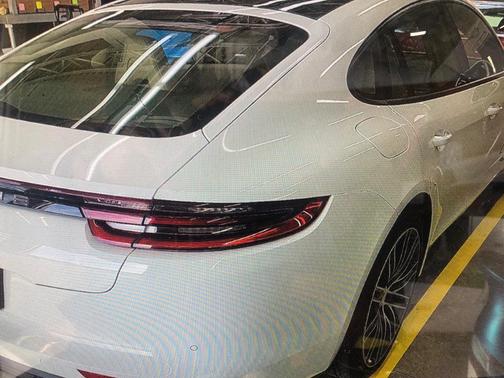 2017 Porsche Panamera 2