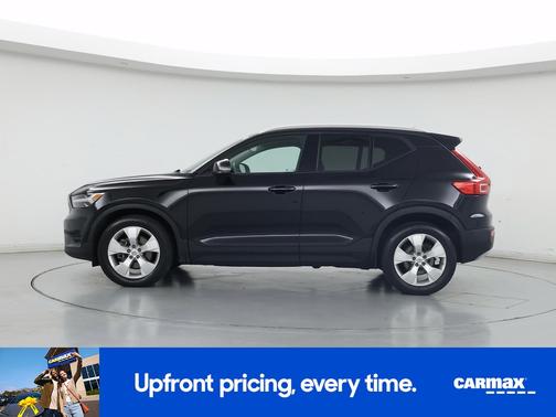 2019 Volvo XC40 T5 Momentum