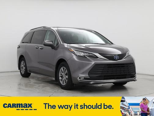 2022 Toyota Sienna XLE