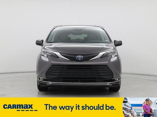 2022 Toyota Sienna XLE