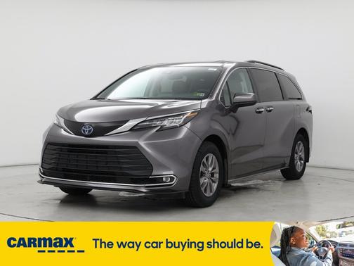 2022 Toyota Sienna XLE