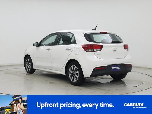 White 2022 Kia Rio S