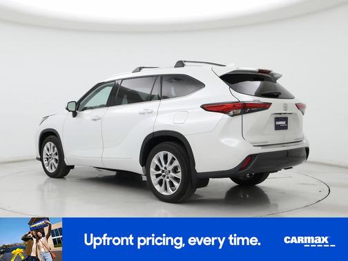 White 2023 Toyota Highlander Limited