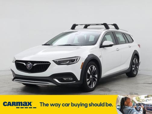 2019 Buick Regal TourX Essence
