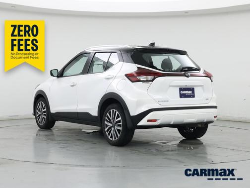 White 2024 Nissan Kicks SV