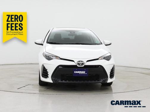 White 2017 Toyota Corolla SE