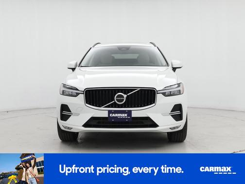 2022 Volvo XC60 B5 Momentum