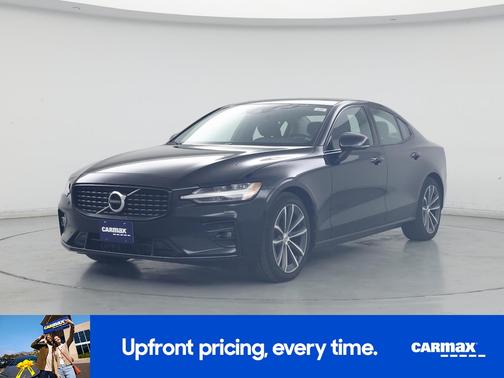 2022 Volvo S60 B5 Momentum