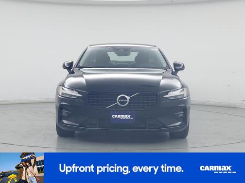 2022 Volvo S60 B5 Momentum