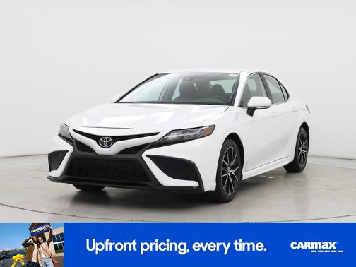 White 2024 Toyota Camry SE