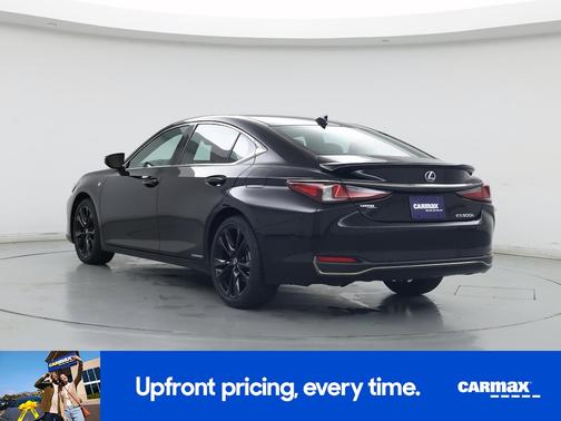 2022 Lexus ES 300h F-Sport