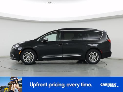 Black 2023 Chrysler Pacifica Limited