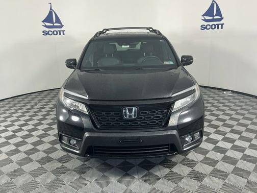 Crystal Black Pearl 2020 Honda Passport