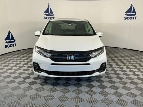 Platinum White Pearl 2026 Honda Odyssey
