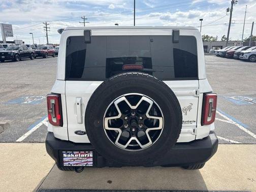 2025 Ford Bronco Outer Banks