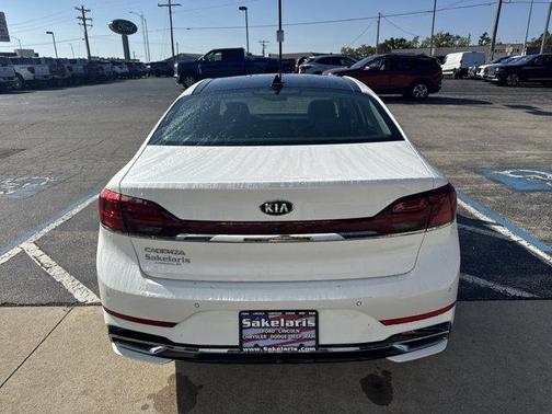 2020 Kia Cadenza Technology