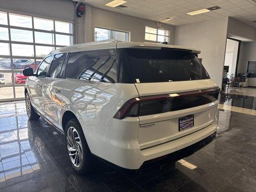 2025 Lincoln Navigator L Reserve
