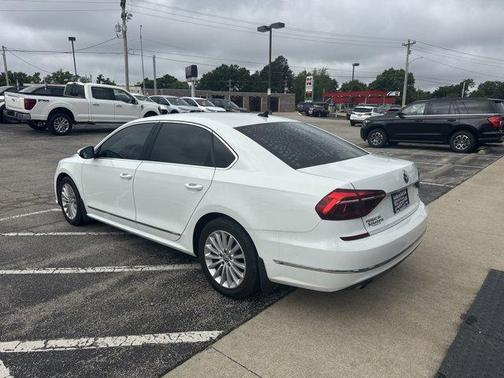 2017 Volkswagen Passat 1.8T SE