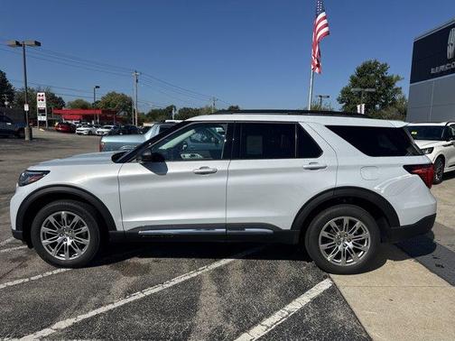 2025 Ford Explorer Active