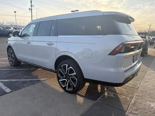 2026 Lincoln Navigator L Reserve