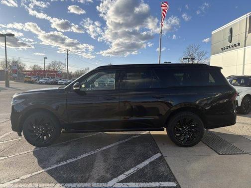 2026 Lincoln Navigator L Reserve
