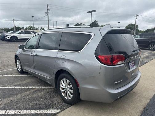 2018 Chrysler Pacifica Touring-L