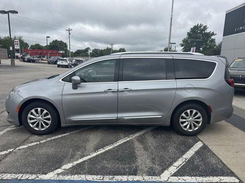 2018 Chrysler Pacifica Touring-L