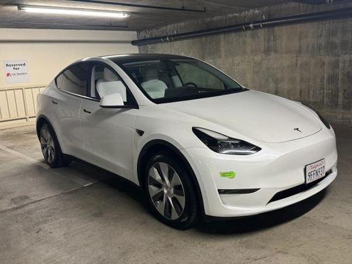 2023 Tesla Model Y Long Range