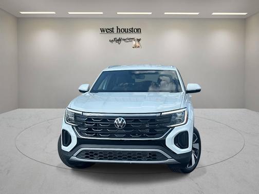 2025 Volkswagen Atlas Cross Sport 2.0T SE w/ Technology