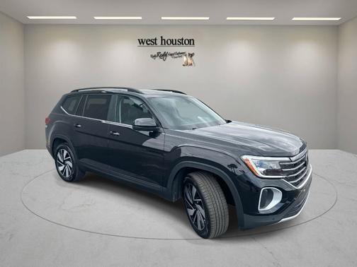 2025 Volkswagen Atlas 2.0T SE w/ Technology